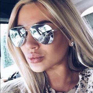 LIKE NEW RayBan Aviator RB3025 Silver Mirror Flash Ray ban Sunglasses